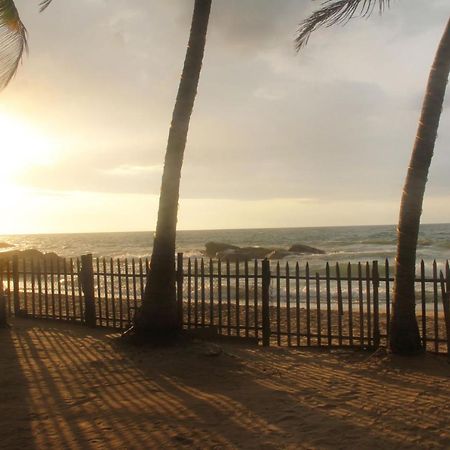 Yoho Rivi Ras Hotel Dehiwala-Mount Lavinia Esterno foto