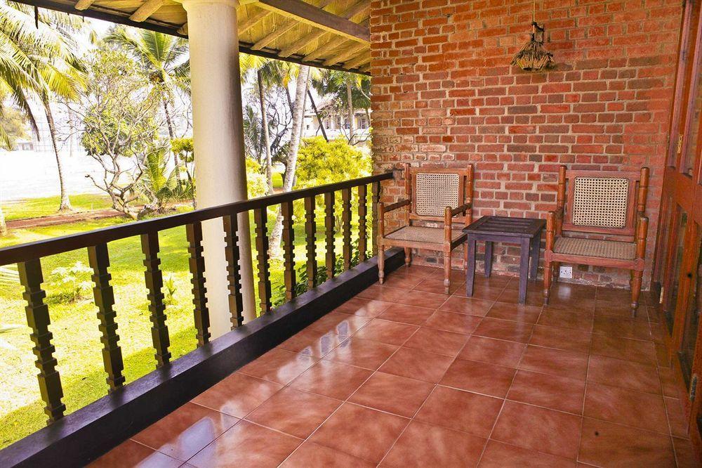 Yoho Rivi Ras Hotel Dehiwala-Mount Lavinia Esterno foto