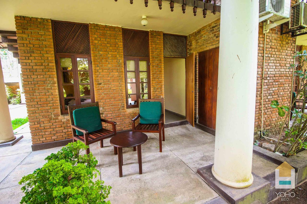 Yoho Rivi Ras Hotel Dehiwala-Mount Lavinia Esterno foto