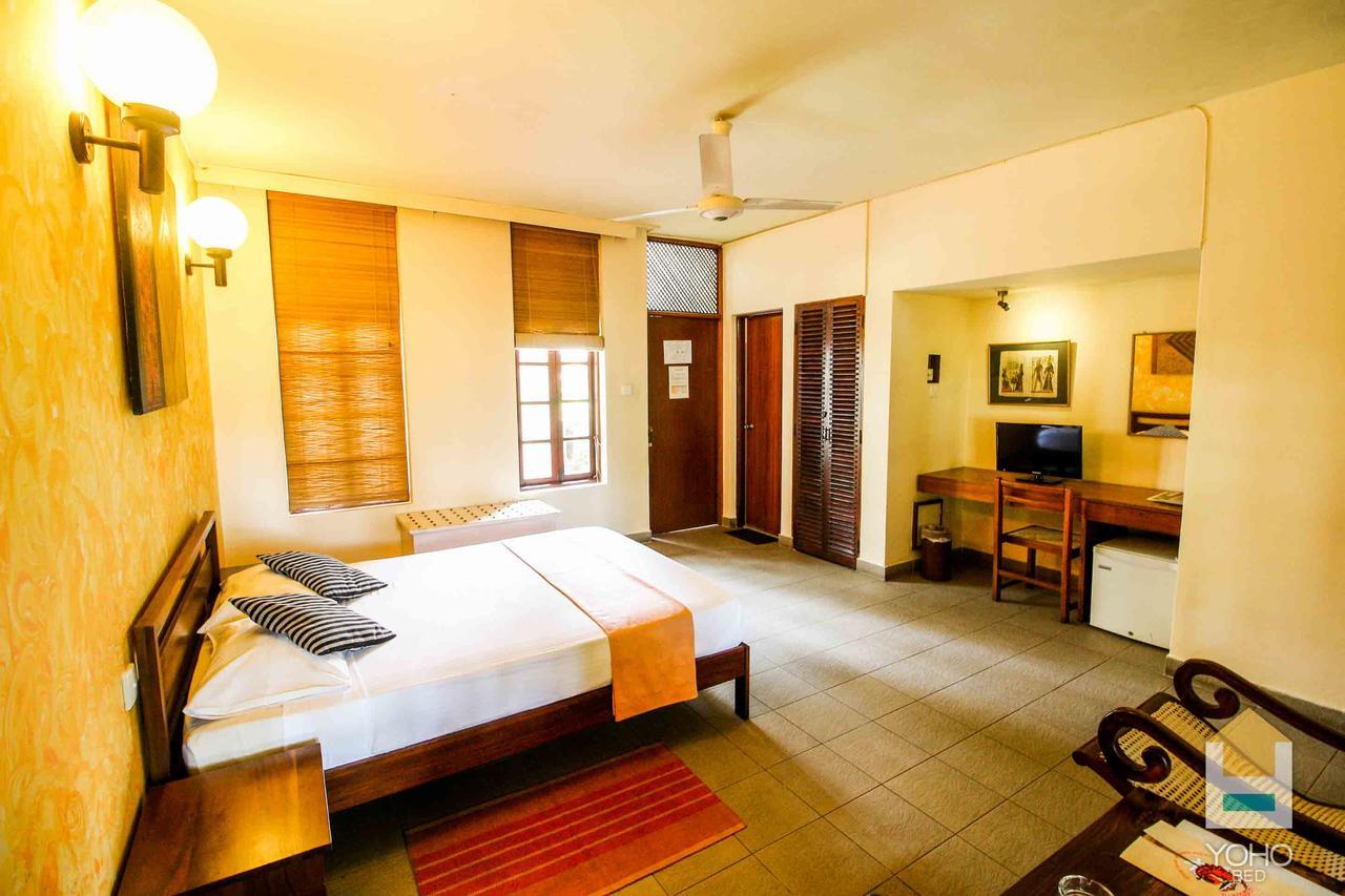 Yoho Rivi Ras Hotel Dehiwala-Mount Lavinia Esterno foto