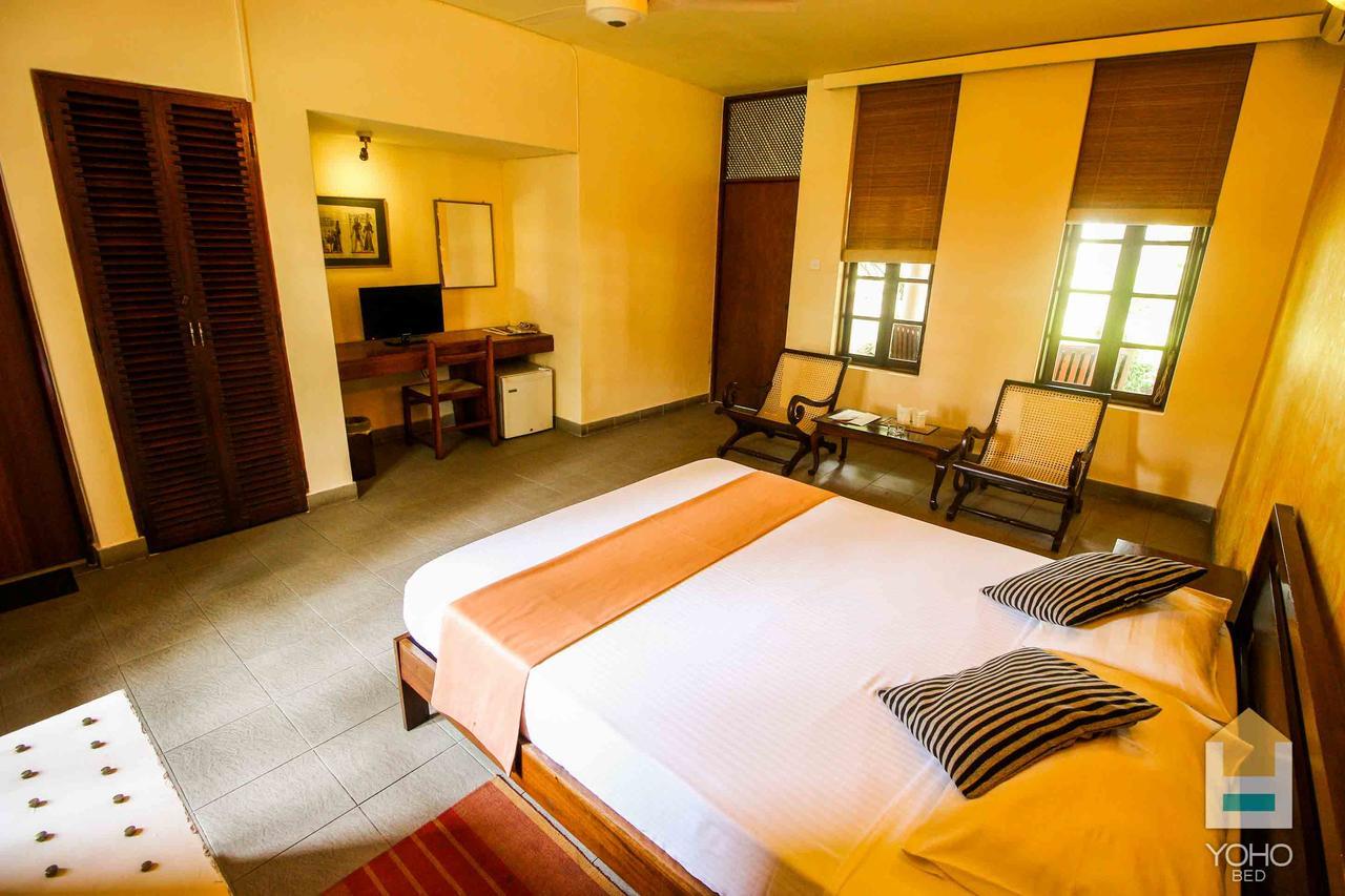Yoho Rivi Ras Hotel Dehiwala-Mount Lavinia Esterno foto