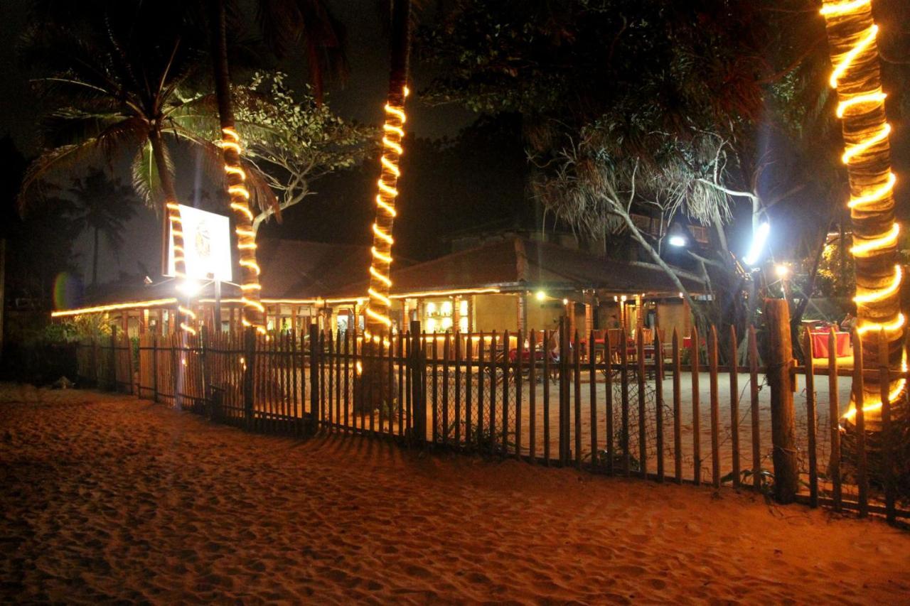 Yoho Rivi Ras Hotel Dehiwala-Mount Lavinia Esterno foto